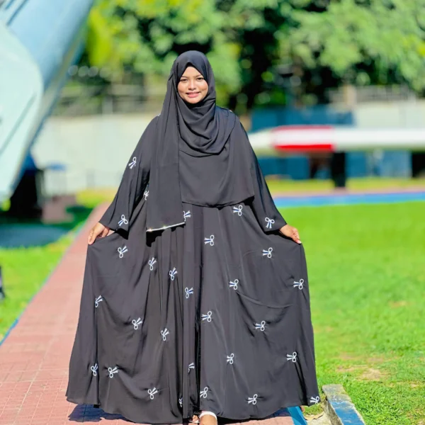 কুকিজ এমব্রয়ডারি Abaya