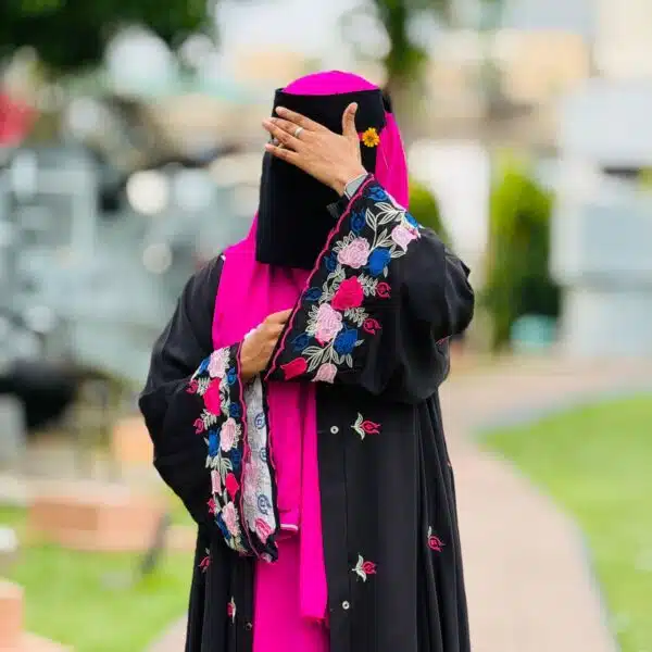 প্রিমিয়াম লোটাস আবায়া